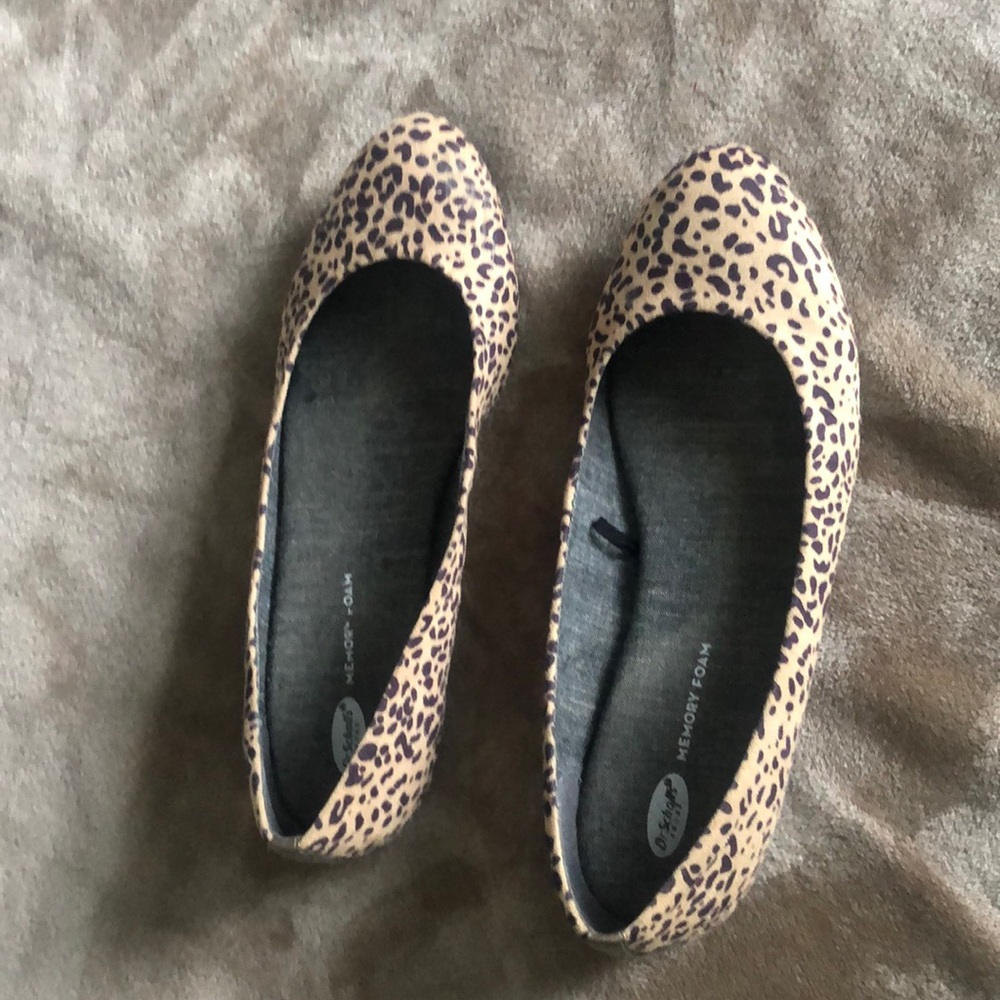Animal print flats size 9 memory foam